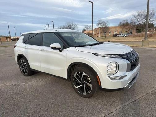 2022 Mitsubishi Outlander SE