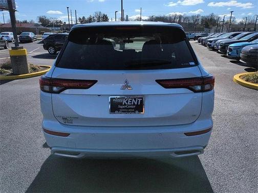 2022 Mitsubishi Outlander SE