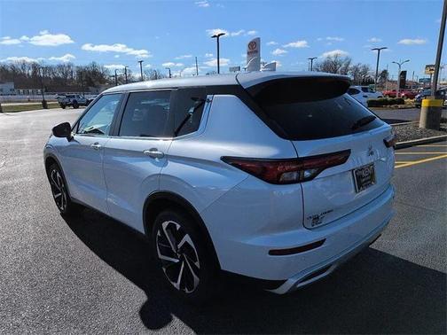 2022 Mitsubishi Outlander SE