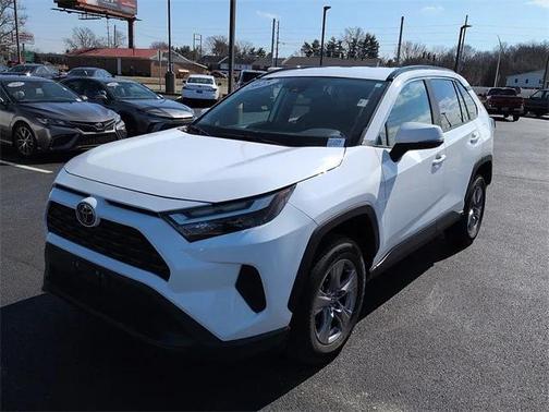 2025 Toyota RAV4 XLE