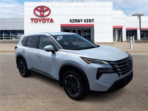 Everest White Pearl Tricoat 2026 Nissan Rogue SV
