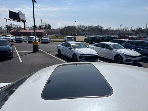 Platinum White Pearl 2022 Honda Accord Hybrid EX-L