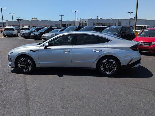 Aero Silver 2024 Hyundai SONATA SEL