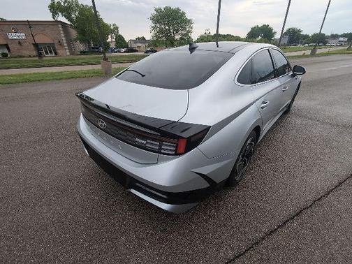 Aero Silver 2024 Hyundai SONATA SEL