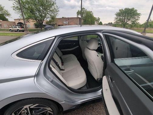 Aero Silver 2024 Hyundai SONATA SEL