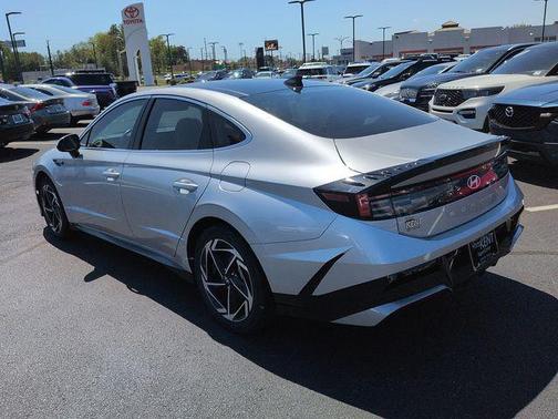 Aero Silver 2024 Hyundai SONATA SEL