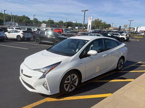 Super White 2017 Toyota Prius Four Touring