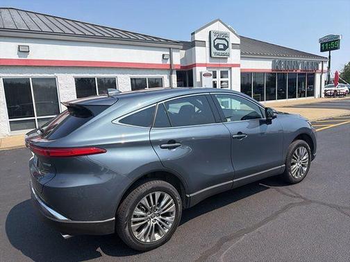 Coastal Gray Metallic 2023 Toyota Venza Limited