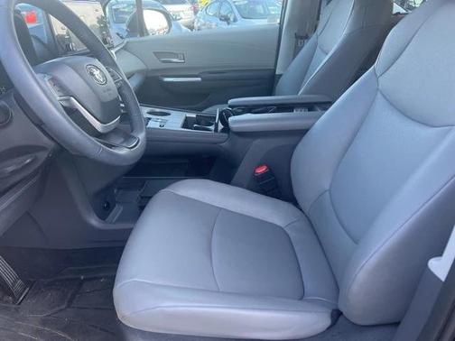 2023 Toyota Sienna XLE 7 Passenger