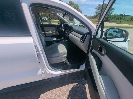 Glacial White Pearl 2023 Kia Sorento EX