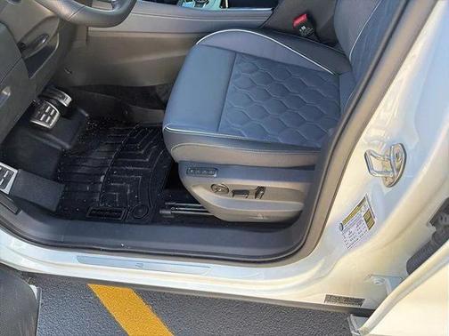 2026 Volkswagen Tiguan 2.0T SEL R-Line 4MOTION