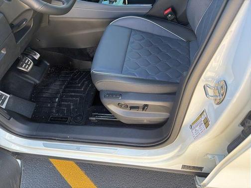 2026 Volkswagen Tiguan 2.0T SEL R-Line 4MOTION