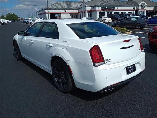 2022 Chrysler 300 S