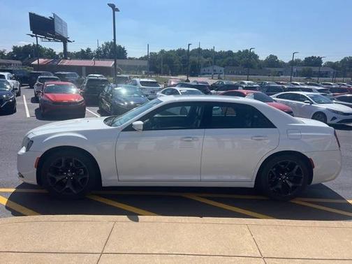 2022 Chrysler 300 S