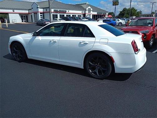 2022 Chrysler 300 S