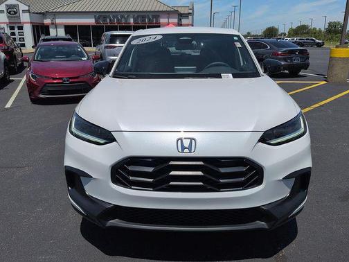 Platinum White Pearl 2024 Honda HR-V 2WD Sport