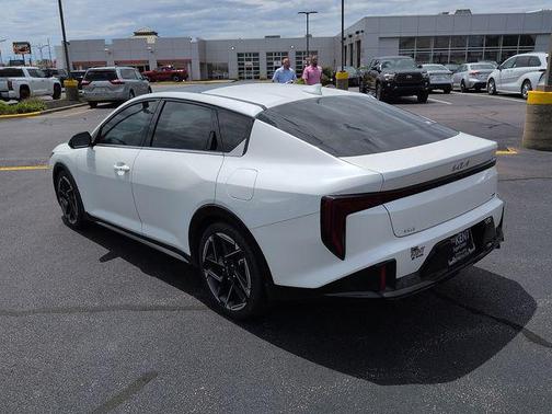 Snow White Pearl 2025 Kia K4 GT-Line