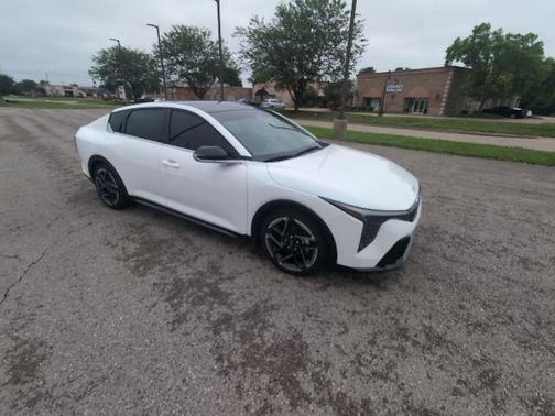 Snow White Pearl 2025 Kia K4 GT-Line