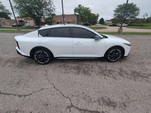 Snow White Pearl 2025 Kia K4 GT-Line