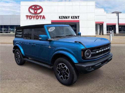 Velocity Blue Metallic 2023 Ford Bronco Outer Banks