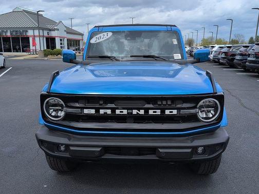 Velocity Blue Metallic 2023 Ford Bronco Outer Banks
