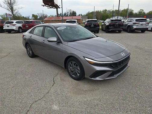 2024 Hyundai ELANTRA SEL