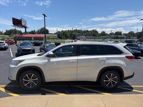 Blizzard Pearl 2017 Toyota Highlander XLE