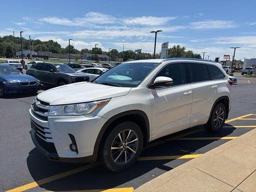 Blizzard Pearl 2017 Toyota Highlander XLE