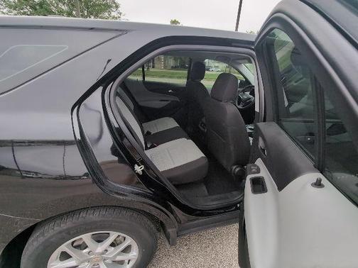 Mosaic Black Metallic 2023 Chevrolet Equinox LS