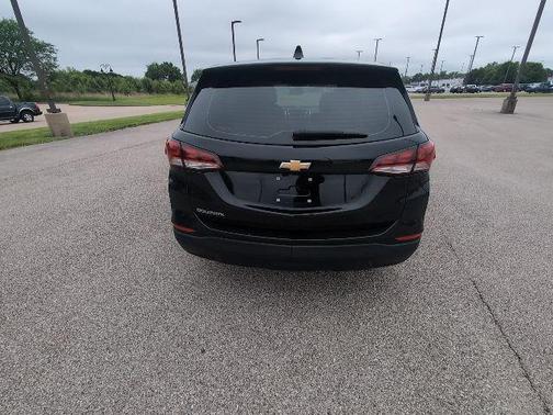 Mosaic Black Metallic 2023 Chevrolet Equinox LS