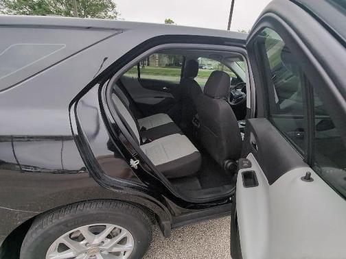 Mosaic Black Metallic 2023 Chevrolet Equinox LS