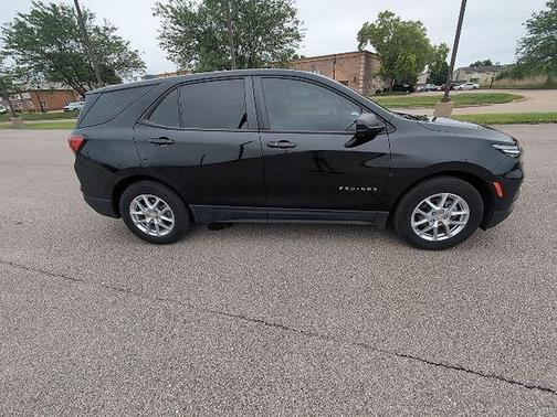 Mosaic Black Metallic 2023 Chevrolet Equinox LS