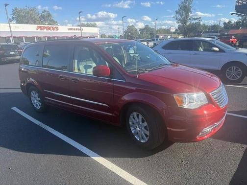 2016 Chrysler Town & Country Touring