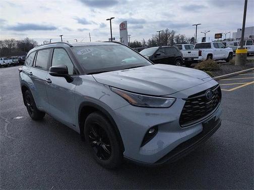 2024 Toyota Highlander Hybrid XLE