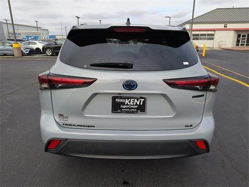 2024 Toyota Highlander Hybrid XLE