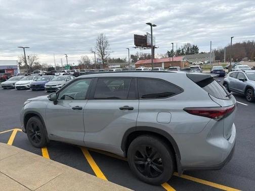 2024 Toyota Highlander Hybrid XLE