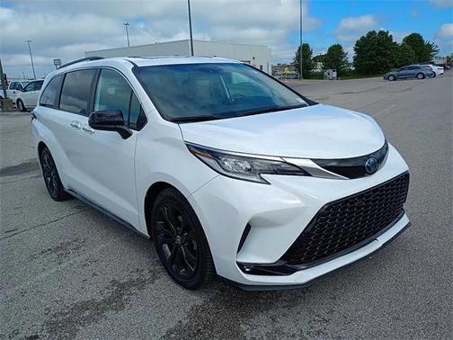 2023 Toyota Sienna XSE 7 Passenger