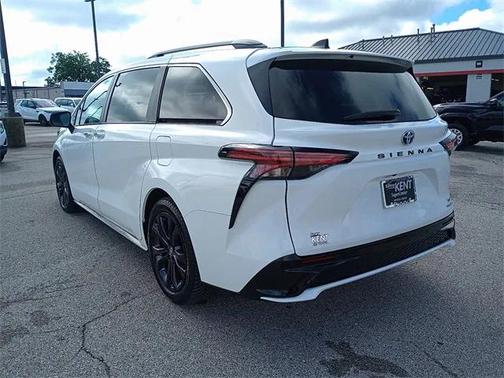 2023 Toyota Sienna XSE 7 Passenger