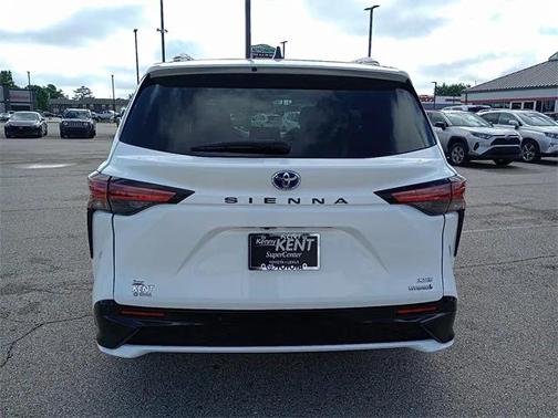 2023 Toyota Sienna XSE 7 Passenger