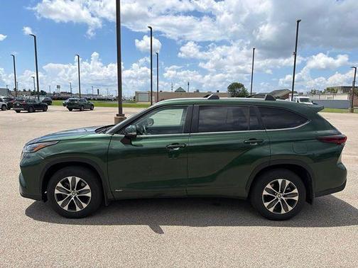Cypress 2025 Toyota Highlander Hybrid XLE