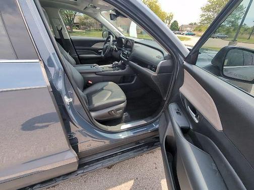 Storm Cloud 2025 Toyota Grand Highlander Platinum