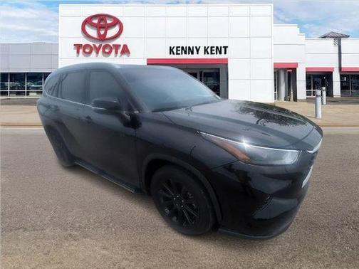 Midnight Black Metallic 2024 Toyota Highlander XLE