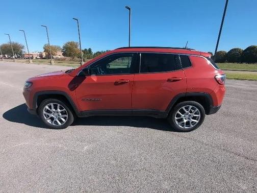 2024 Jeep Compass Latitude Lux
