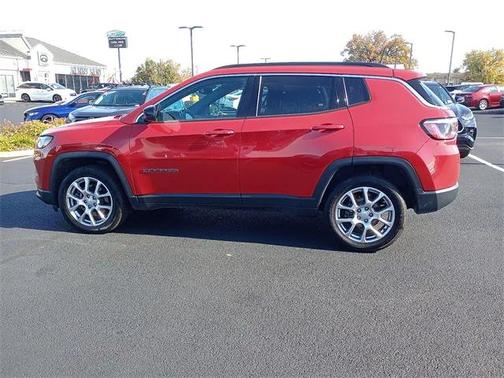 2024 Jeep Compass Latitude Lux