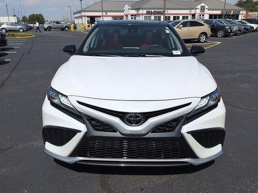 Wind Chill Pearl/Midnight Black Metallic 2023 Toyota Camry XSE