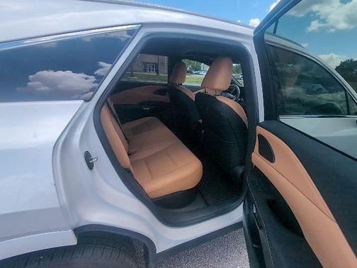 Eminent White Pearl 2026 Lexus RX 350 Premium