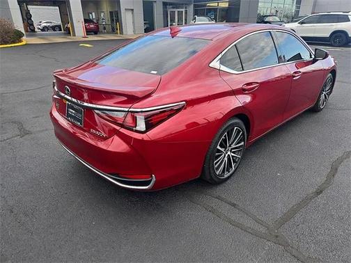 2025 Lexus ES 300h Base