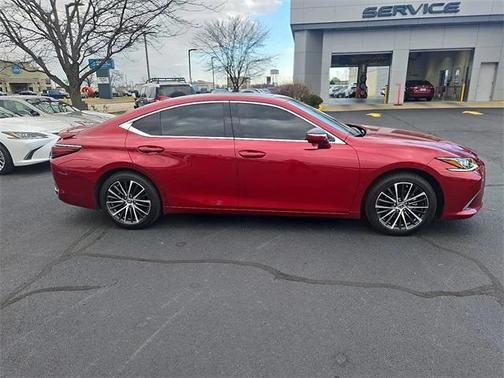 2025 Lexus ES 300h Base