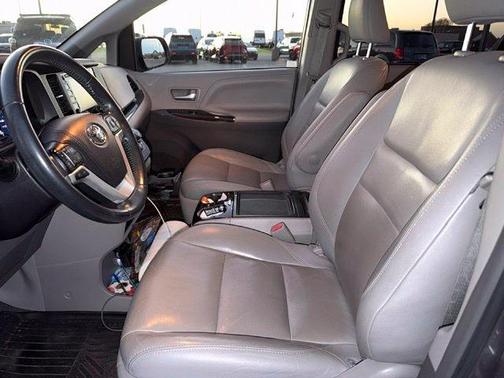 Predawn Gray Mica 2019 Toyota Sienna XLE