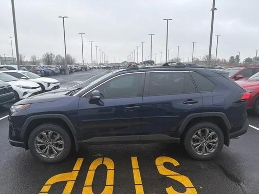 2022 Toyota RAV4 Hybrid XLE Premium